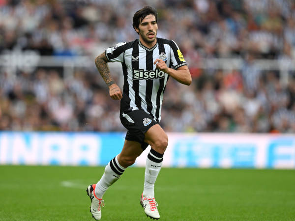 How did Sandro Tonali get on in his first Newcastle appearance in 10&nbsp;months?
