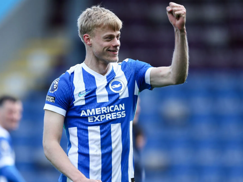 How do Brighton replace Jan Paul van Hecke?