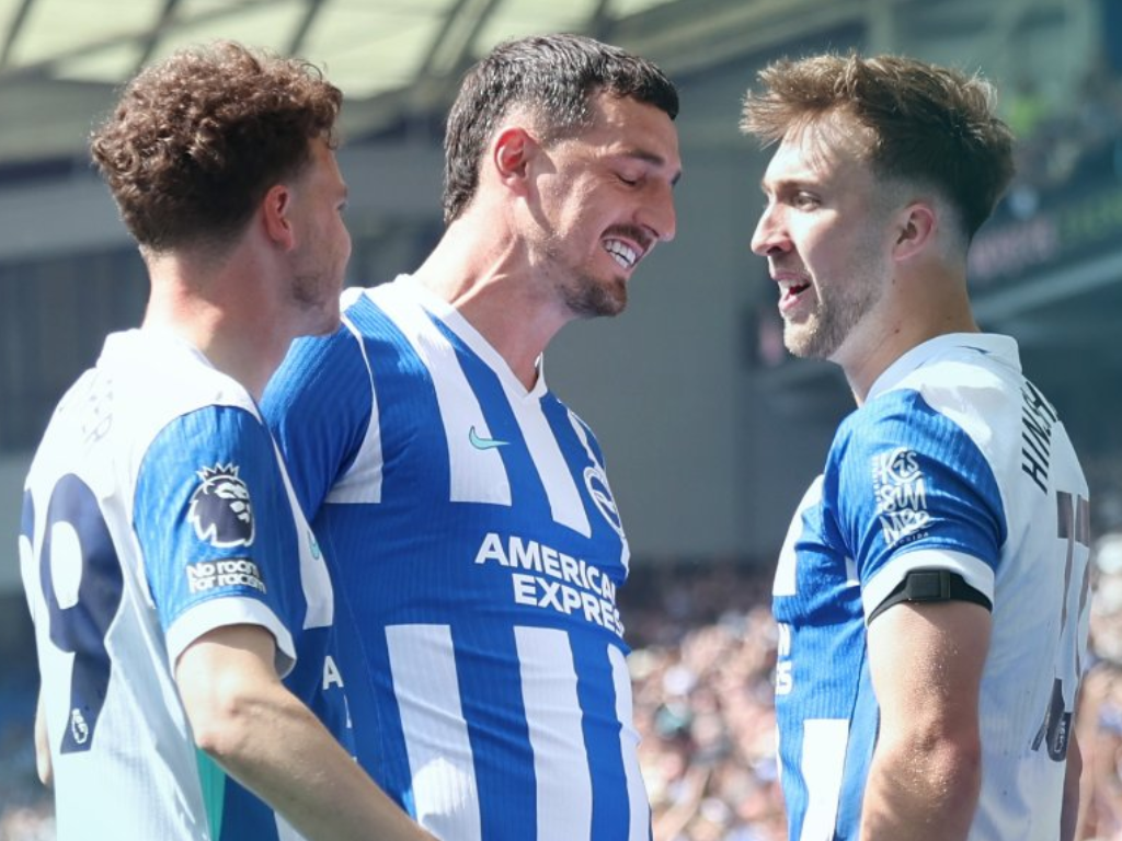 Brighton 3-0 Wolves: Early goals from Hinshelwood and Dunk set tone as Albion secure comfortable victory over Wolves